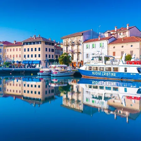 Appartement Modern Flat At Pineda