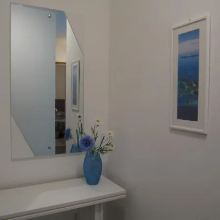 Modern Flat At Pineda Apartment
