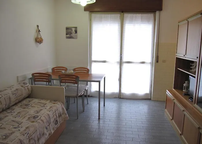 Modern Flat At Pineda Apartman *