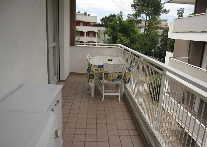 Modern Flat At Pineda Apartman